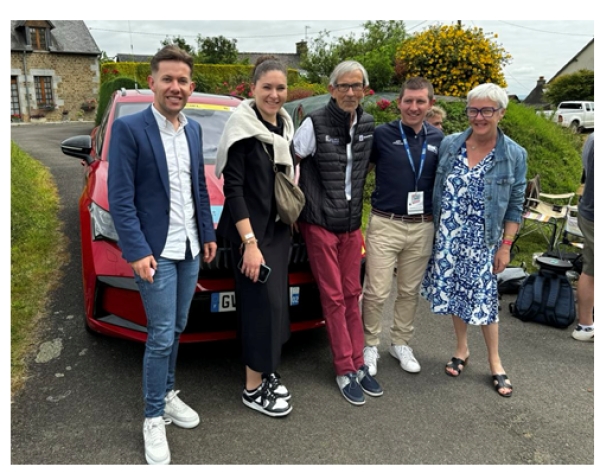 Benjamin LAVILLONNIERE,Camille VINCE,Guy SEVENO; les trois vices-présidents de Grand Prix Morbihan Organisation accompagnés de Cyril GAUTHIER, ancien cycliste professionnel et de Sylvie BURGUIN, membre de l&#039;association GPMO lors des Championnats de   France de Cyclisme sur route 2025