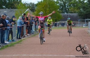 Freddie Guilloux (Laval Cyclisme 53) s&#039;impose à Saumur